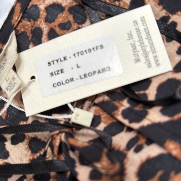 Sim & Sam Animal Print Front Tie Peplum Top size Large NWT💕 - Picture 8 of 9